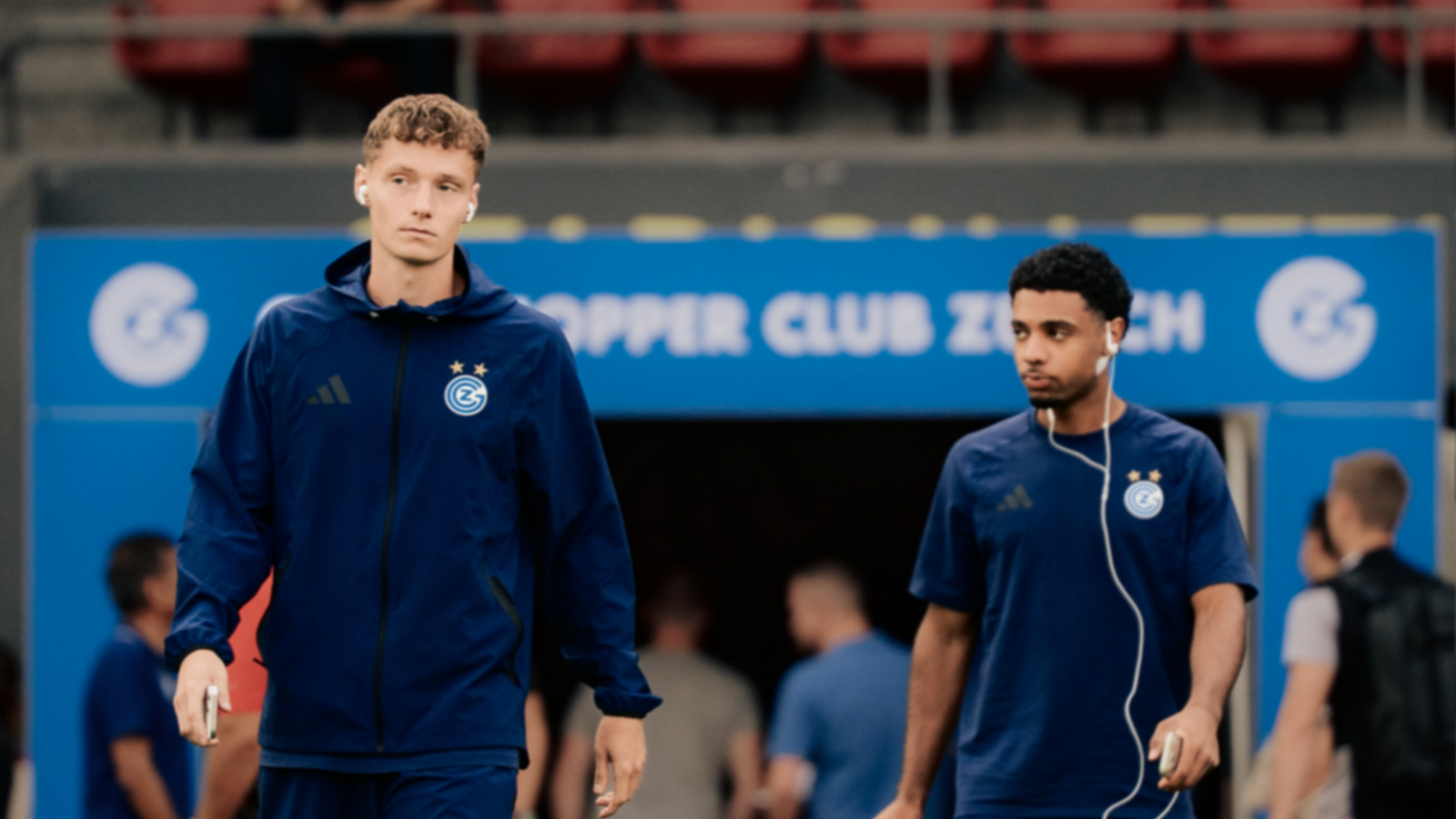 GC Zürich Travel-Kollektion: Der Look unserer 1. Mannschaft
