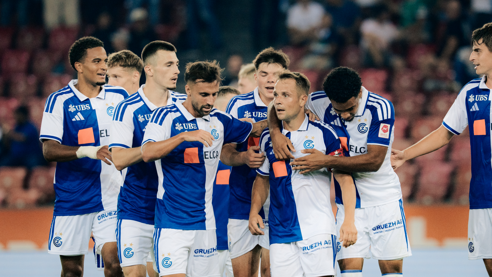 Auswärts zum amtierenden Meister